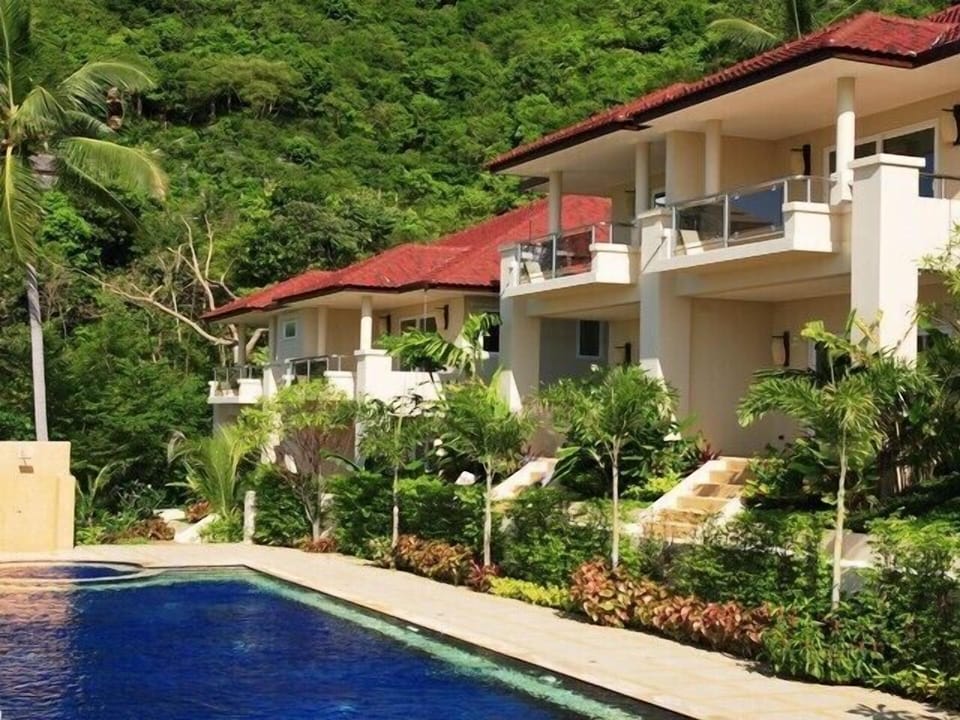 Villa and swimming pool