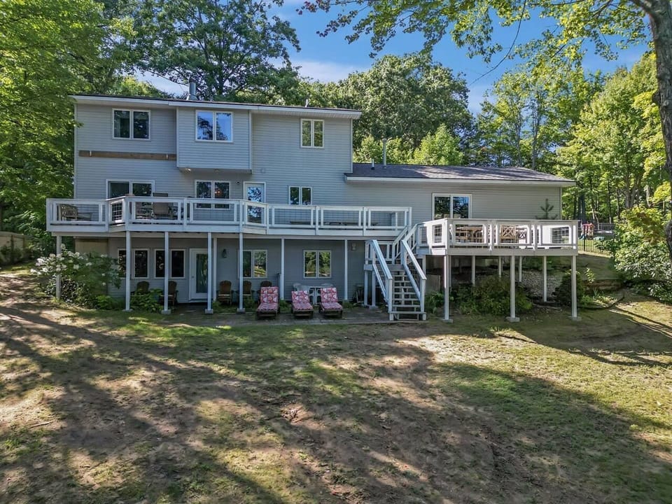 Huge deck