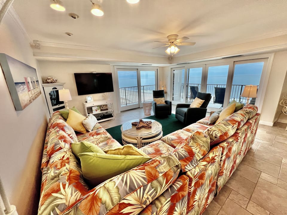 Floor Plan,LIVING ROOM,