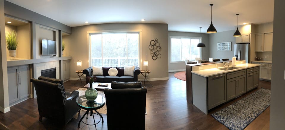 Beautiful eat in kitchen with four barstools or table for six.