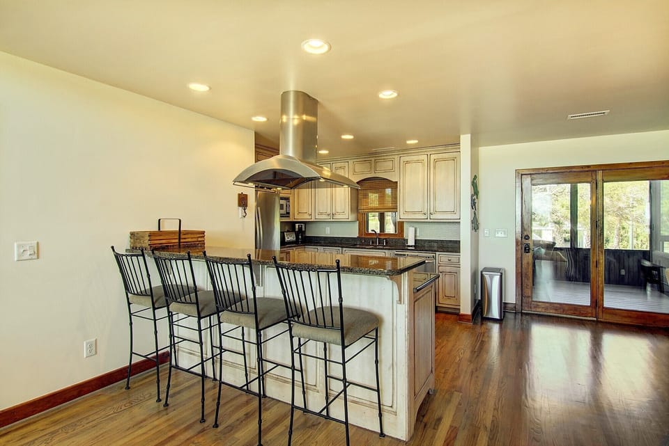 Kitchen with Breakfast Bar Seating