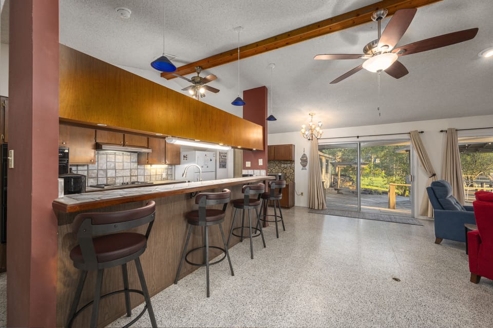 Lake House Kitchen with Bar Seating for 4