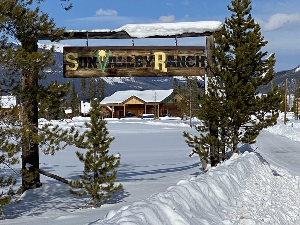 Enjoy winter days in this cozy log cabin in front of fire in fireplace, large TV