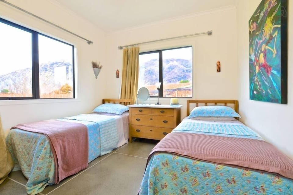 twin bedroom