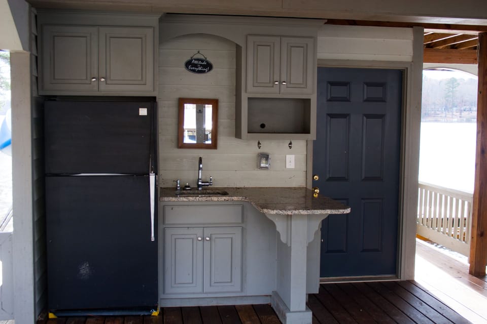 Kitchenette at the boathouse dock