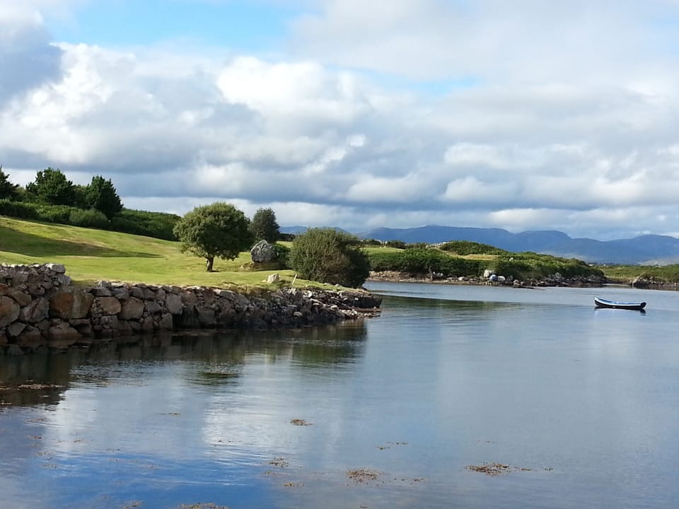Connemara Isles Golf Course stunning scenery and a warm welcome in the clubhouse