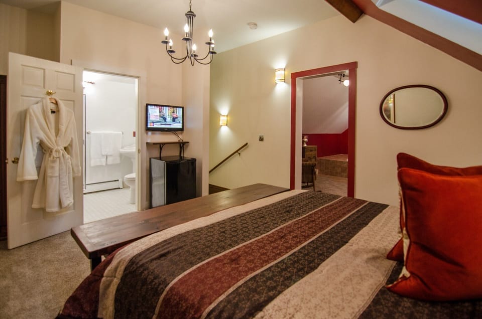Webb Suite Photo 03