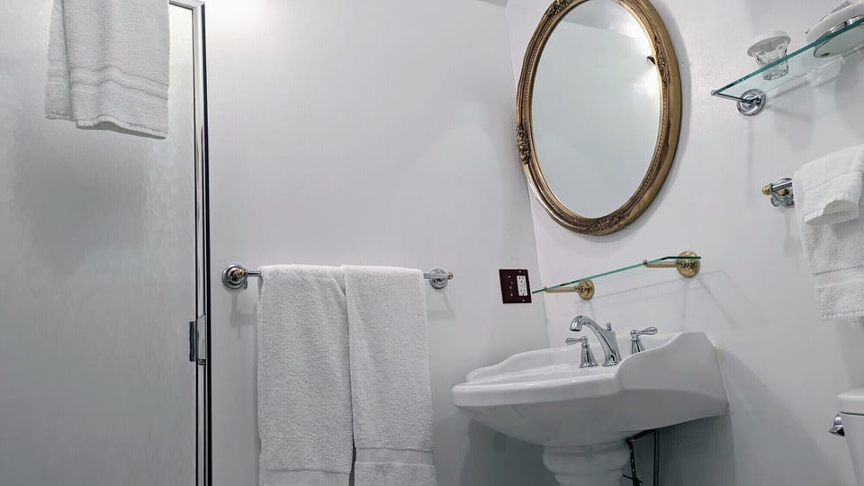 Webb Suite Photo 05
