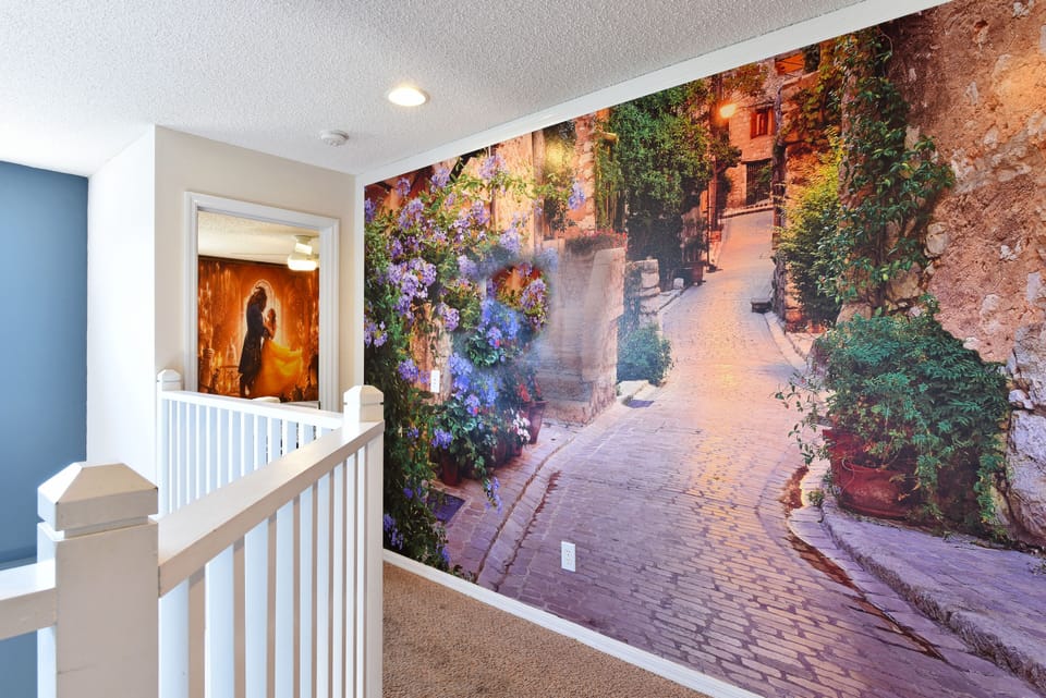Amazing view of the upstairs landing - Picture Spot!