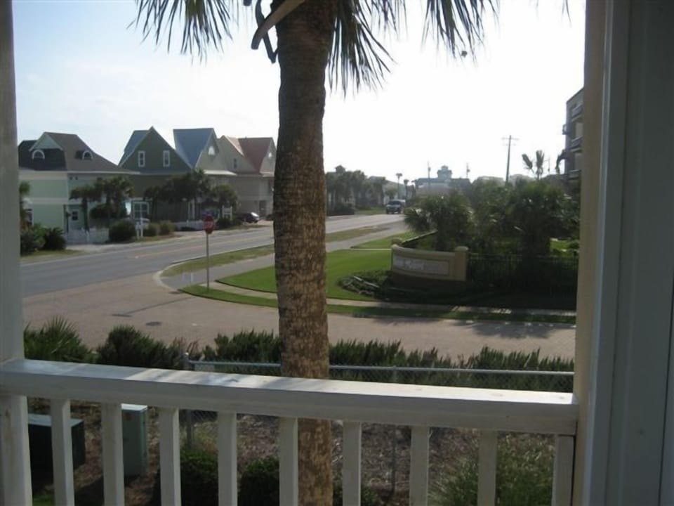 Balcony view to the west. Miles of sidewalk for the keep-fit enthusiast