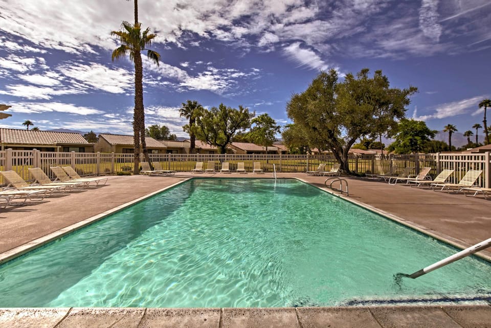 Palm Desert Resort Country Club | Community Pool