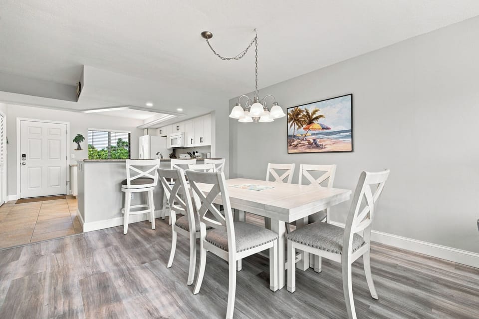 DINING AREA FOR 6