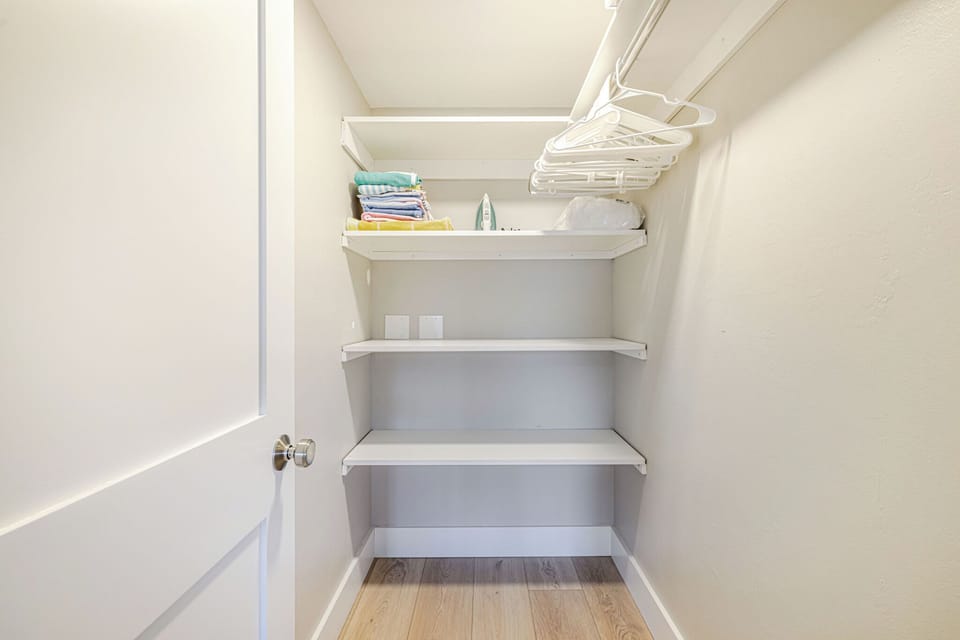 PRIMARY WALK-IN CLOSET