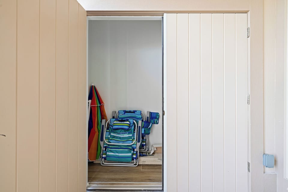 LANAI BEACH STORAGE