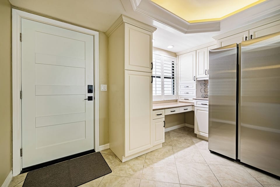 INTERIOR ENTRY