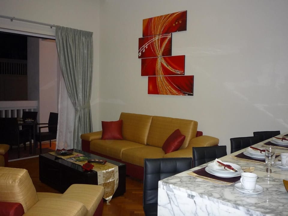 Quality furnished living room