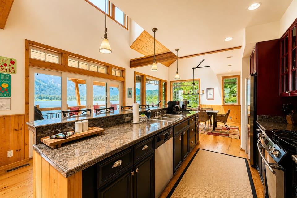 Full Kitchen includes eat up bar, and all of the necesary comforts of a home kitchen for meal prep (2)
