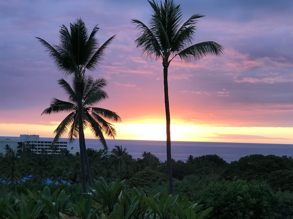 Ocean sunset view from the lanai, Keauhou bay, 8/20/2021.