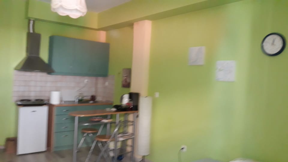 Another angle of the kitchenette