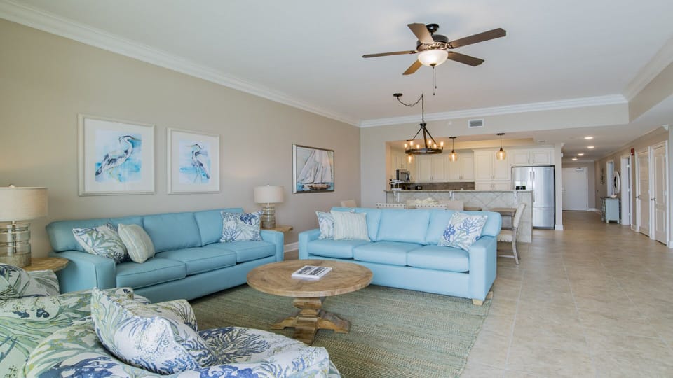 Phoenix Orange Beach 703 Living room
