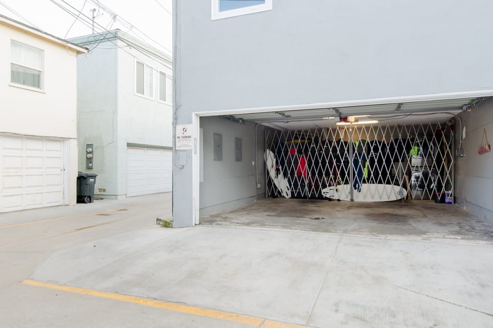 W 15' 10"  - H 6' 11" -  D 17' (whole house rental gets entire garage)