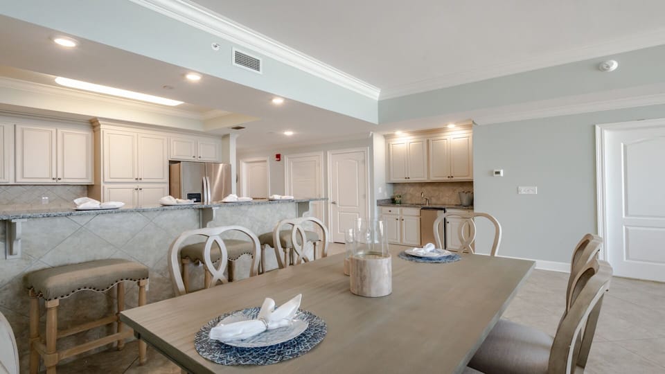 Phoenix Orange Beach 405 Dining