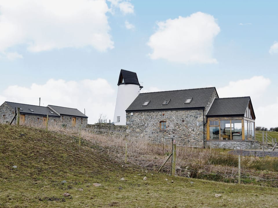 Twin bedroom | Melin Newydd Cottages - Owl Cottage, Tynlon, nr. Rhosneigr