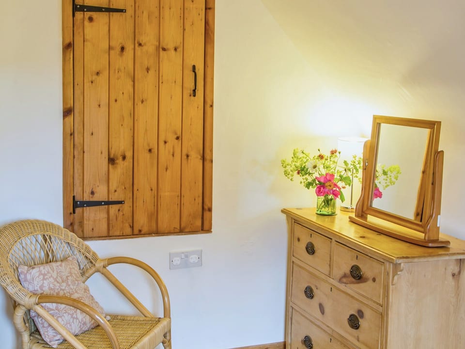 Ashton Court Holiday Cottages - East Granary, Ashton, nr. Leominster