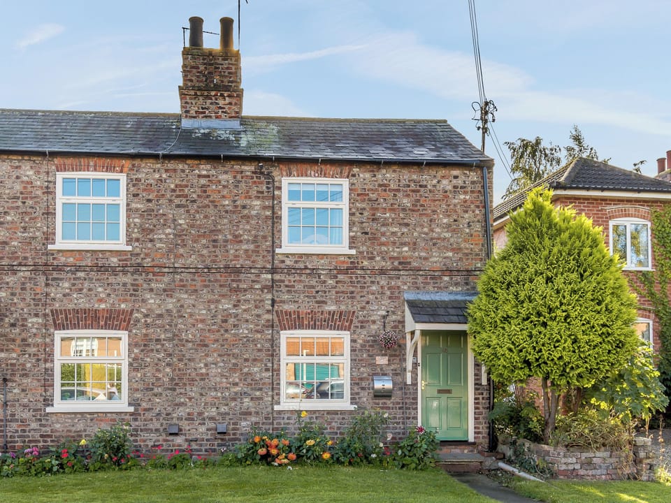 Exterior | Estate Cottage, Wheldrake, near York