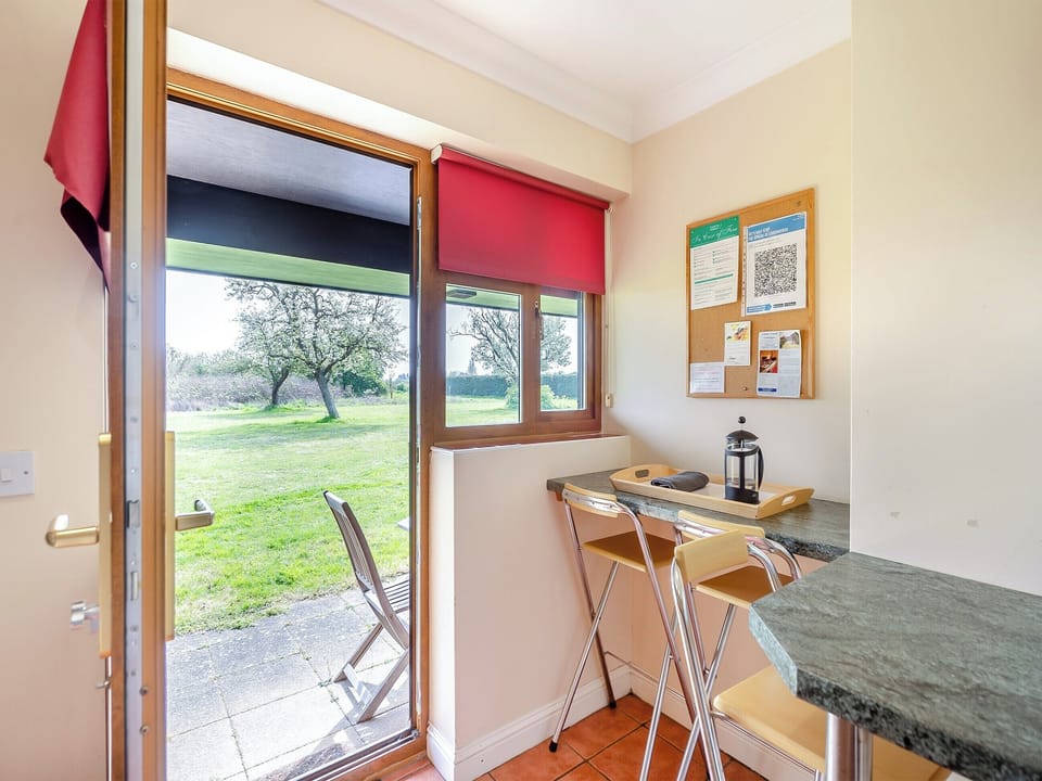 Kitchen/diner | Willow Tree Cottage - Linley Farm Cottages, St Osyth