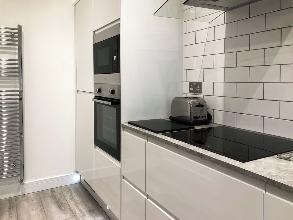 Kitchen | Bay Blue - Bezant Apartments, Newquay