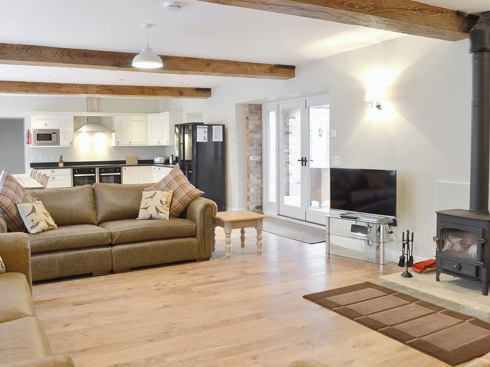 Open plan living/dining room/kitchen | Ash Farm Barns - Wagonner&rsquo;s Barn, North Willingham, nr. Market Rasen