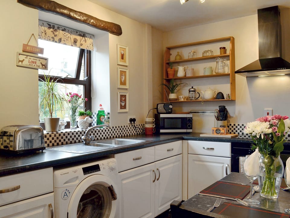 Kitchen/ dining room | Park View Cottage, Glossop