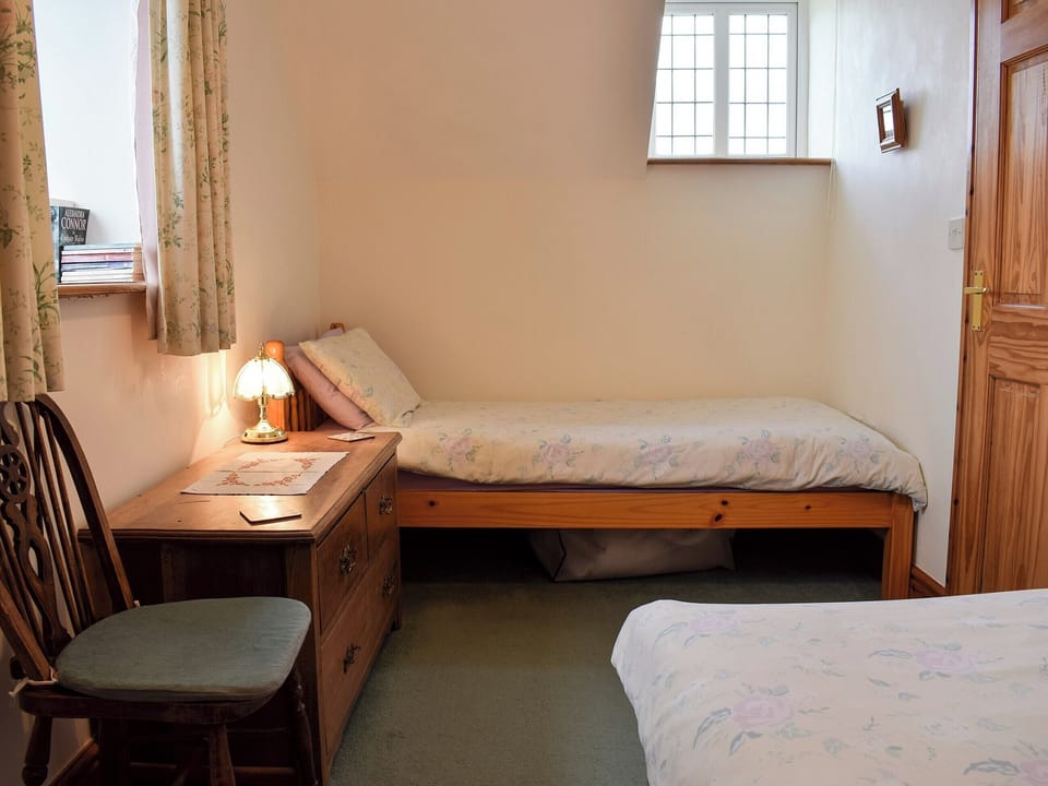 Twin bedroom | Marlais, Manordeilo, near Llandeilo