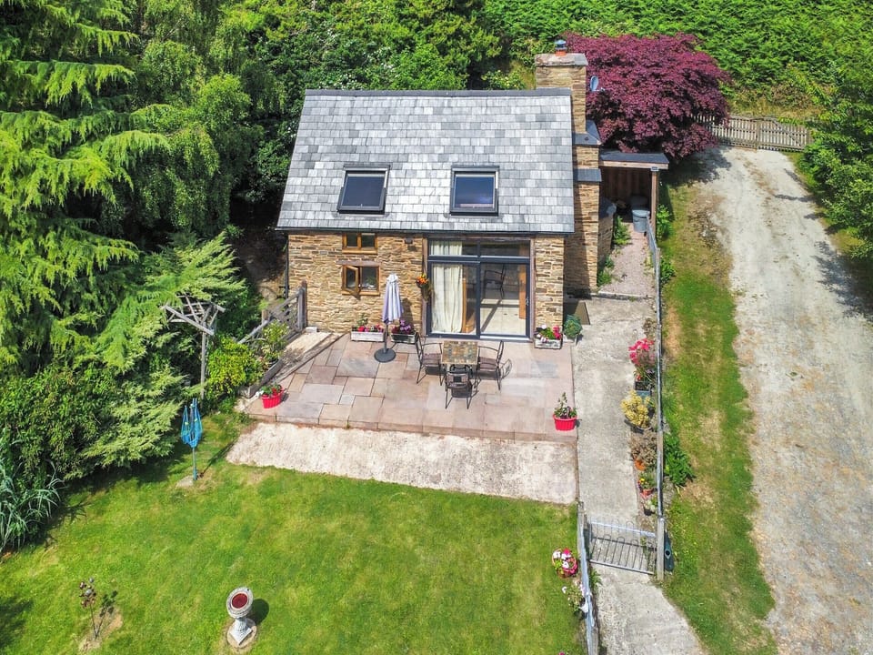 Sitting-out-area | Acorn Cottage, Bircher Common, nr. Leominster