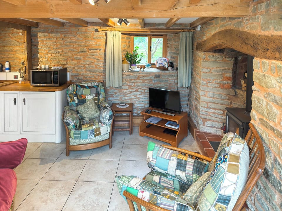 Open plan living/dining room/kitchen | Acorn Cottage, Bircher Common, nr. Leominster