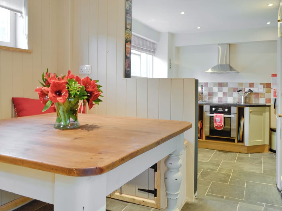 Kitchen/diner | The Old Sweet Shop, Hook Norton, nr. Chipping Norton