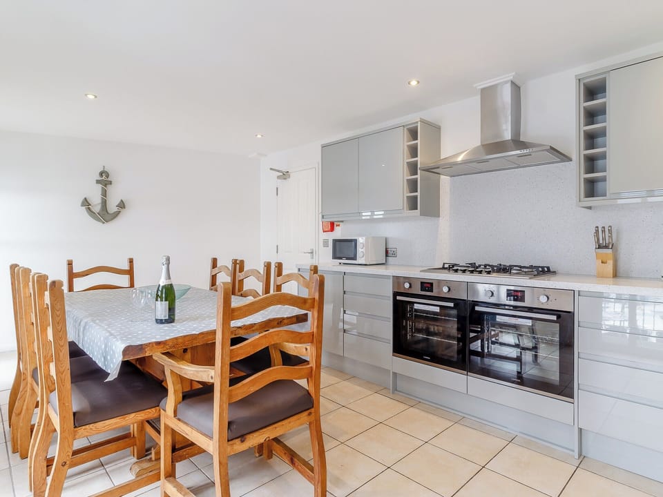 Kitchen/diner | Jib Sail - The Sail Loft, Wroxham