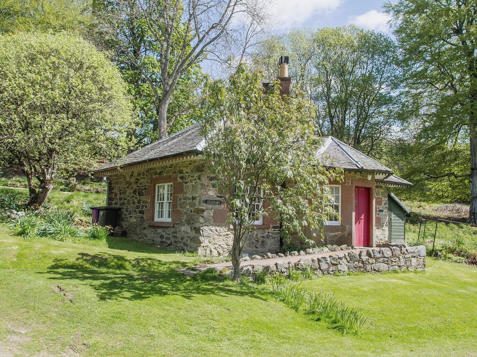 Exterior | Katy&rsquo;s Cottage, Glenprosen, by Kirriemuir