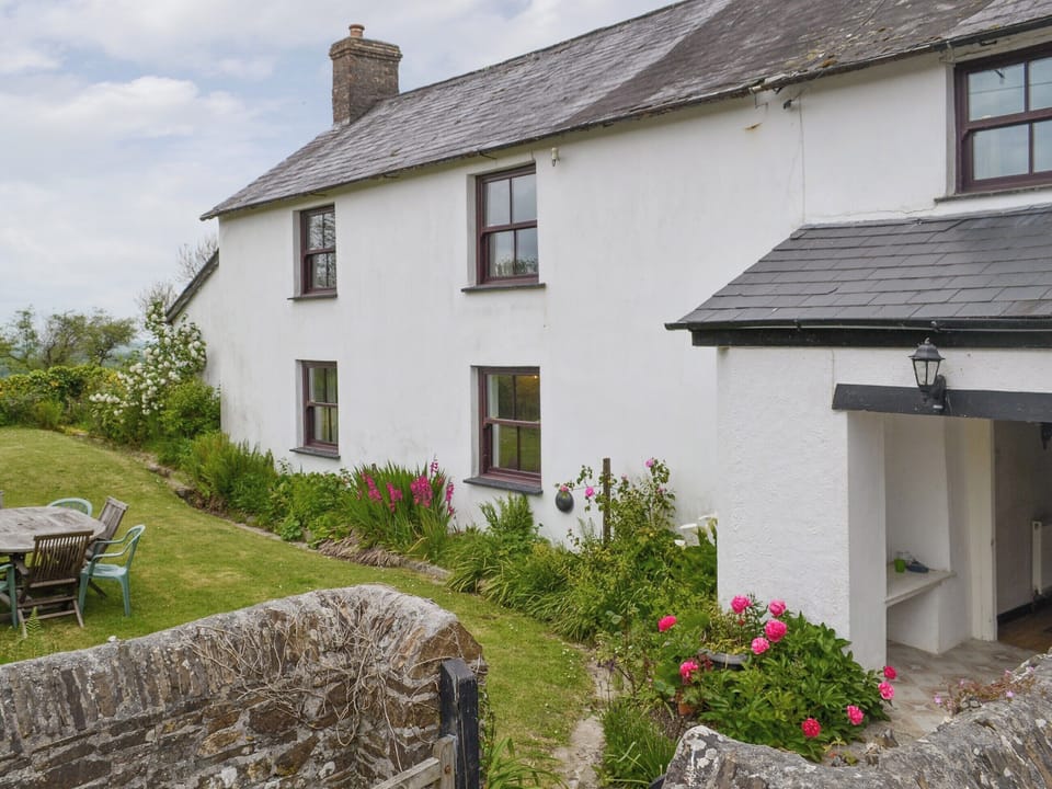 Picturesque holiday cottage | Tutchenor Farmhouse, Patchacott, near Beaworthy