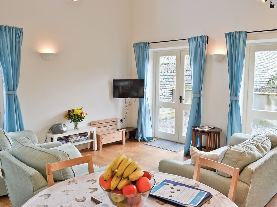 Open plan living/dining room/kitchen | Willow Farm Cottages - The Old Stable, West Pennard, nr. Glastonbury
