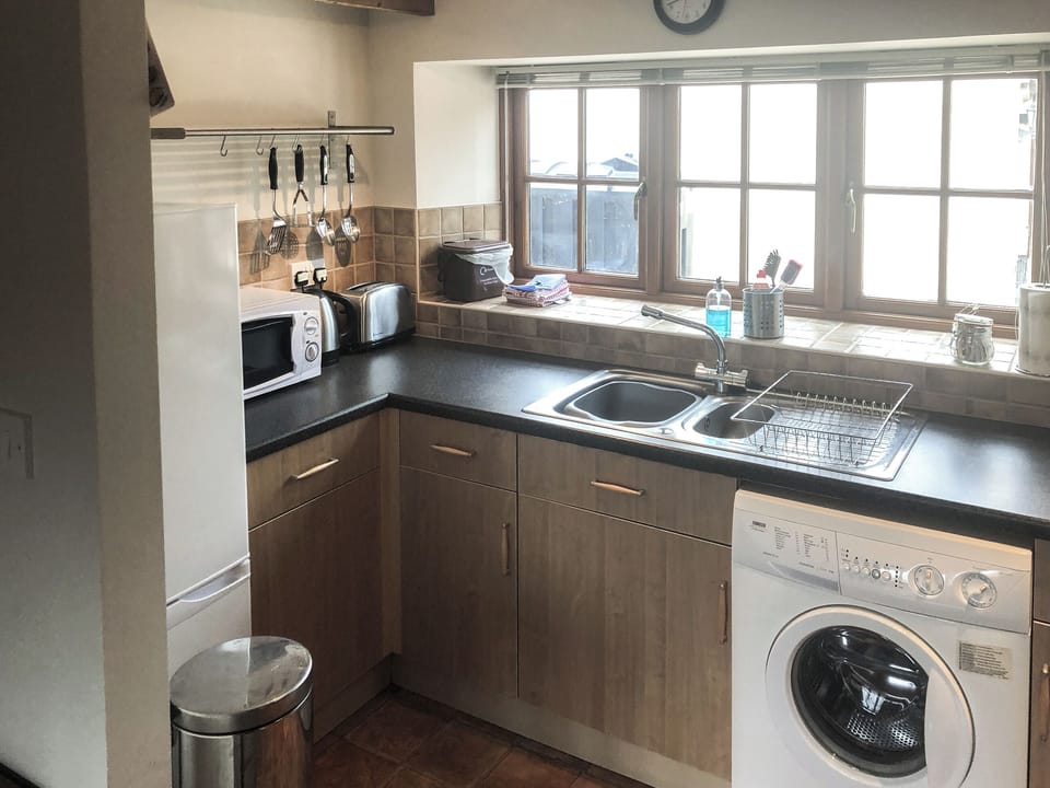 Kitchen area | Dragonfly 3 - Dragonfly Barn, North Newton