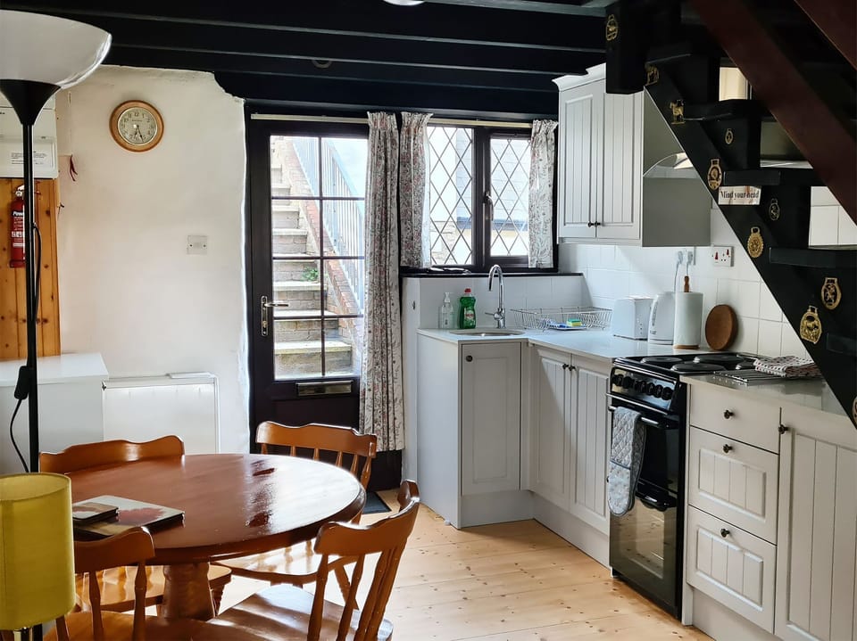Kitchen | Honeysuckle Cottage, Willingcott Valley, Woolacombe
