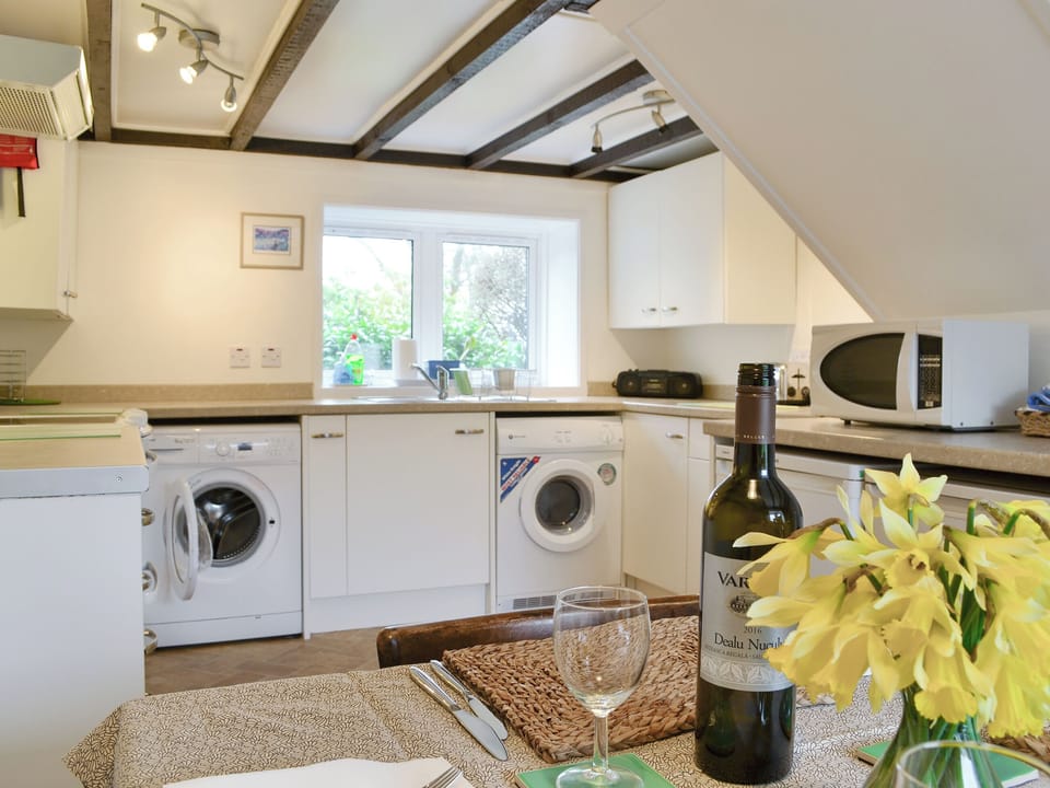 Well-equipped kitted kitchen with dining area | Blairhosh Cottage, Balloch, Loch Lomond
