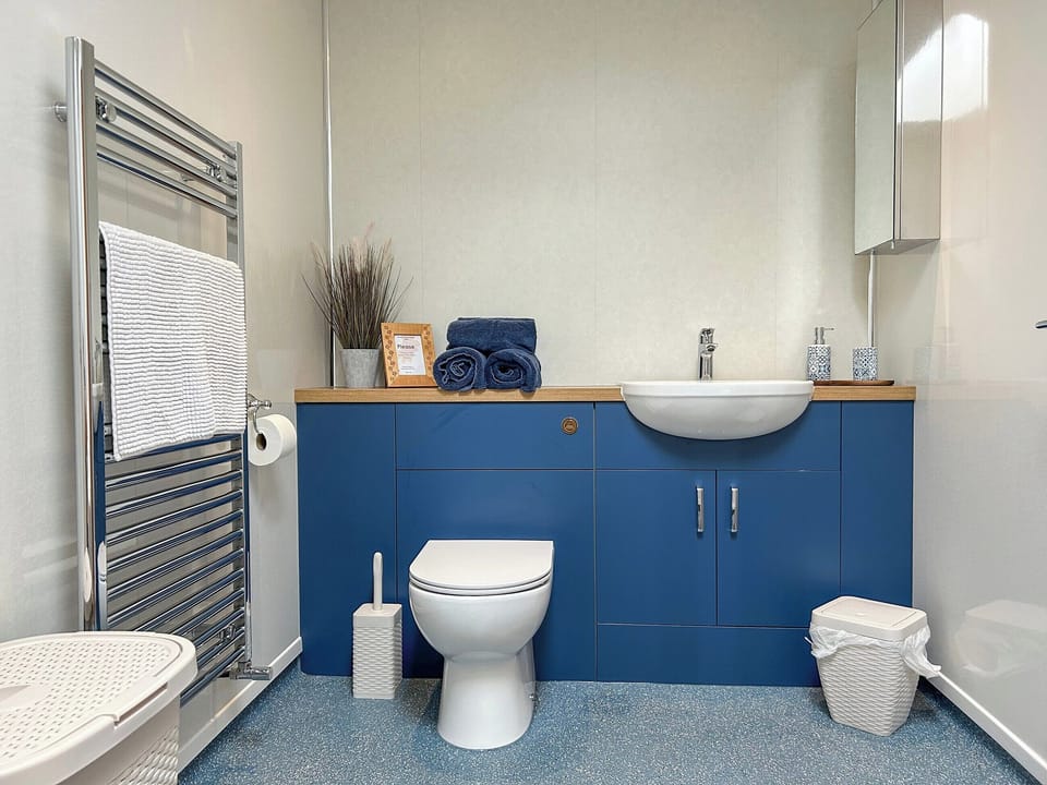 Shower room | Two Hoots, Wigglesworth