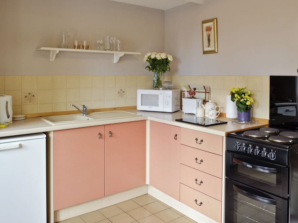 Kitchen | The Blacksmith&rsquo;s Shop, Lanlivery, nr. Bodmin