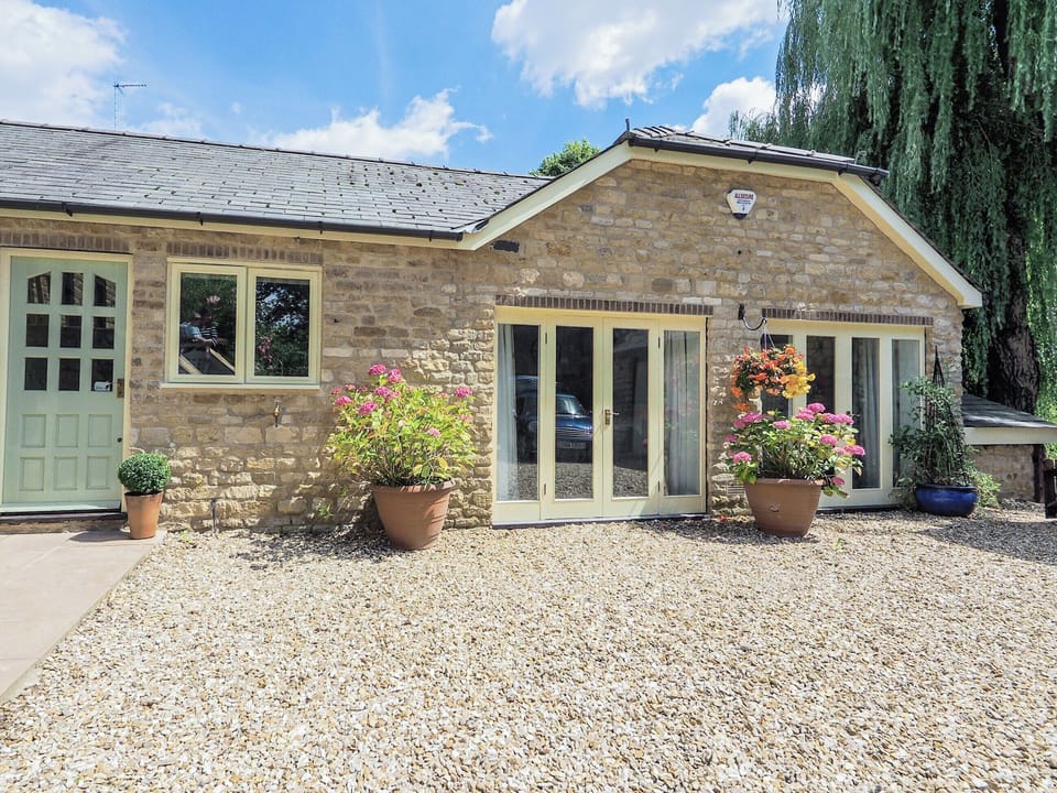 Exterior | Stone Lodge, Fulbeck, nr. Grantham