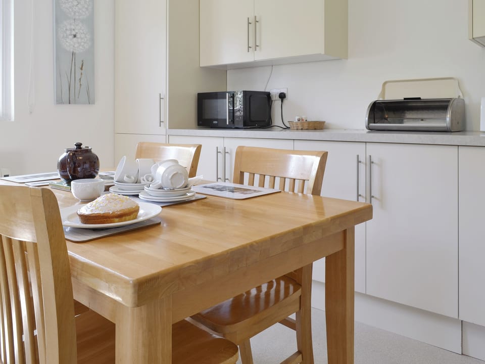 Convenient dining area within kitchen | The Cottage - Scarning Dale Cottages, Scarning, near Dereham