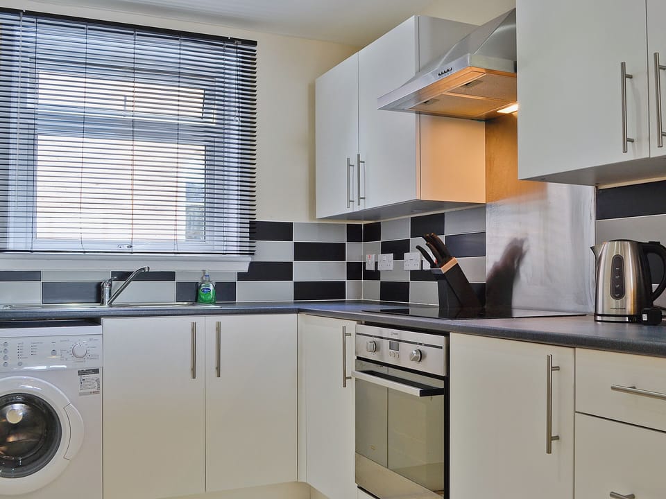 Open plan living/dining room/kitchen | Seaview, Oban