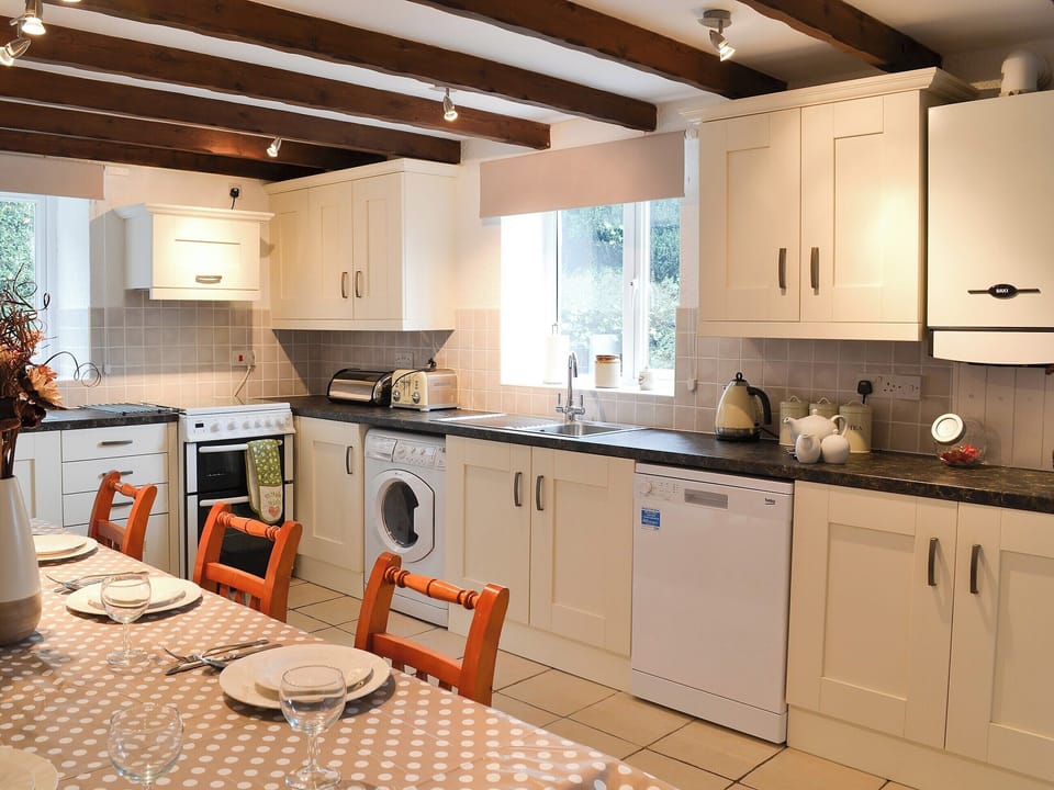 Kitchen/diner with tiled floor | Betsdale, Frosterley